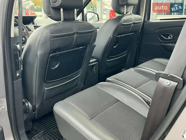 Сірий Рено Гранд Сценік, об'ємом двигуна 1.5 л та пробігом 210 тис. км за 10000 $, фото 61 на Automoto.ua