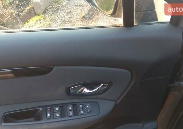 Серый Рено Гранд Сценик, объемом двигателя 1.5 л и пробегом 260 тыс. км за 10000 $, фото 10 на Automoto.ua