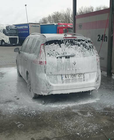 Серый Рено Гранд Сценик, объемом двигателя 1.6 л и пробегом 220 тыс. км за 8000 $, фото 8 на Automoto.ua