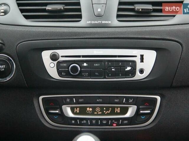 Серый Рено Гранд Сценик, объемом двигателя 1.6 л и пробегом 294 тыс. км за 7900 $, фото 22 на Automoto.ua