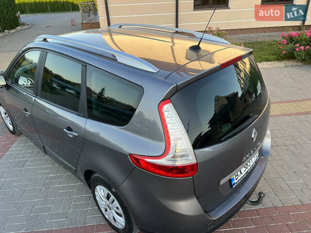 Серый Рено Гранд Сценик, объемом двигателя 1.6 л и пробегом 203 тыс. км за 8990 $, фото 21 на Automoto.ua