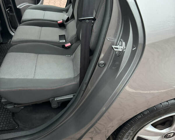 Сірий Рено Гранд Сценік, об'ємом двигуна 1.6 л та пробігом 251 тис. км за 9300 $, фото 31 на Automoto.ua