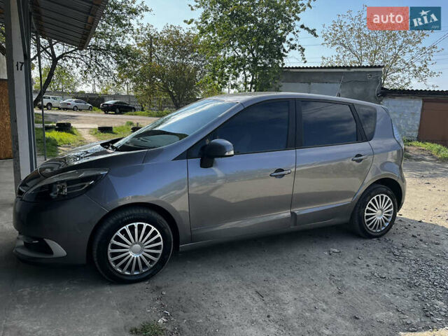 Серый Рено Гранд Сценик, объемом двигателя 1.46 л и пробегом 240 тыс. км за 8500 $, фото 3 на Automoto.ua