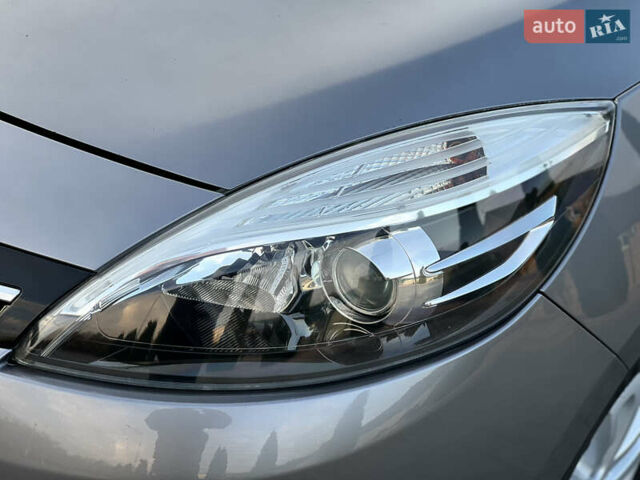 Сірий Рено Гранд Сценік, об'ємом двигуна 1.5 л та пробігом 210 тис. км за 10000 $, фото 37 на Automoto.ua