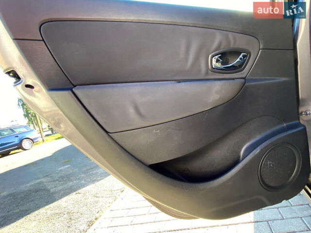 Серый Рено Гранд Сценик, объемом двигателя 1.5 л и пробегом 225 тыс. км за 9500 $, фото 22 на Automoto.ua