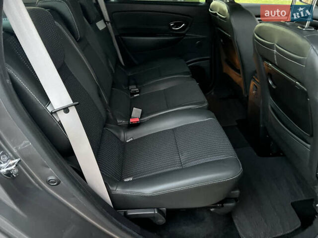 Серый Рено Гранд Сценик, объемом двигателя 0 л и пробегом 207 тыс. км за 10999 $, фото 46 на Automoto.ua