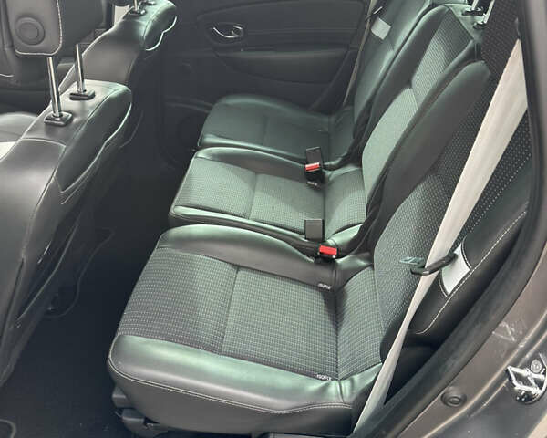 Серый Рено Гранд Сценик, объемом двигателя 1.6 л и пробегом 222 тыс. км за 8900 $, фото 9 на Automoto.ua