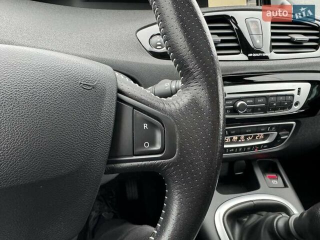 Сірий Рено Гранд Сценік, об'ємом двигуна 1.5 л та пробігом 168 тис. км за 10950 $, фото 32 на Automoto.ua