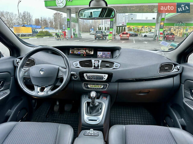 Сірий Рено Гранд Сценік, об'ємом двигуна 1.5 л та пробігом 225 тис. км за 10899 $, фото 57 на Automoto.ua