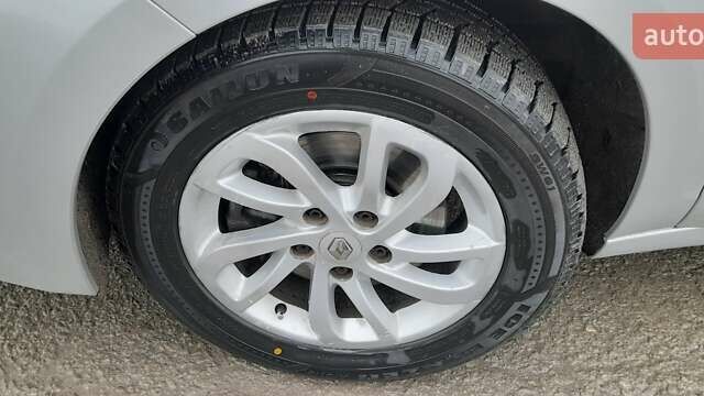 Серый Рено Гранд Сценик, объемом двигателя 1.46 л и пробегом 223 тыс. км за 11199 $, фото 12 на Automoto.ua