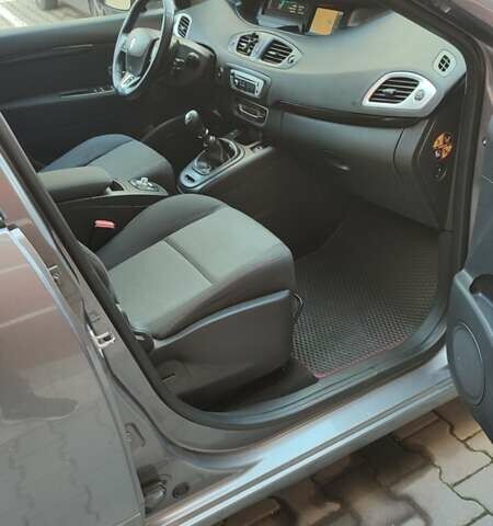 Серый Рено Гранд Сценик, объемом двигателя 1.5 л и пробегом 210 тыс. км за 9650 $, фото 33 на Automoto.ua