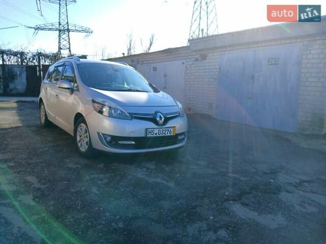 Сірий Рено Гранд Сценік, об'ємом двигуна 1.5 л та пробігом 207 тис. км за 9250 $, фото 2 на Automoto.ua