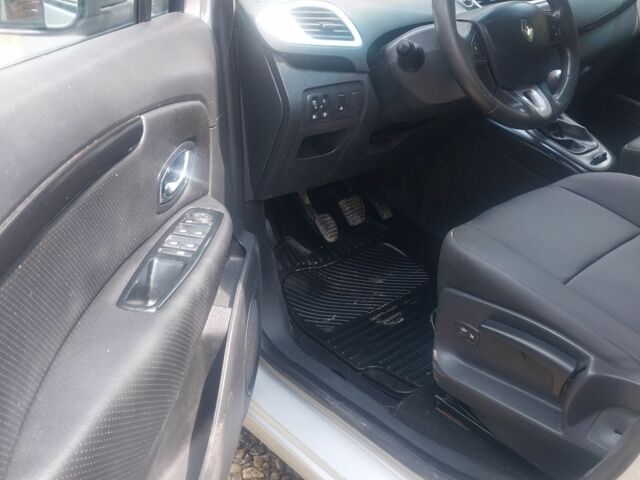 Сірий Рено Гранд Сценік, об'ємом двигуна 1.5 л та пробігом 278 тис. км за 7000 $, фото 5 на Automoto.ua