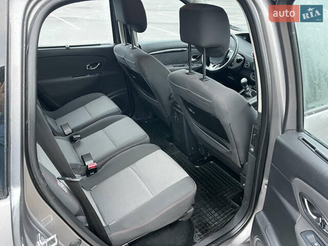 Серый Рено Гранд Сценик, объемом двигателя 1.5 л и пробегом 220 тыс. км за 8500 $, фото 10 на Automoto.ua