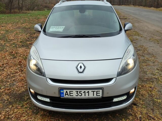 Сірий Рено Гранд Сценік, об'ємом двигуна 1.6 л та пробігом 212 тис. км за 10000 $, фото 10 на Automoto.ua