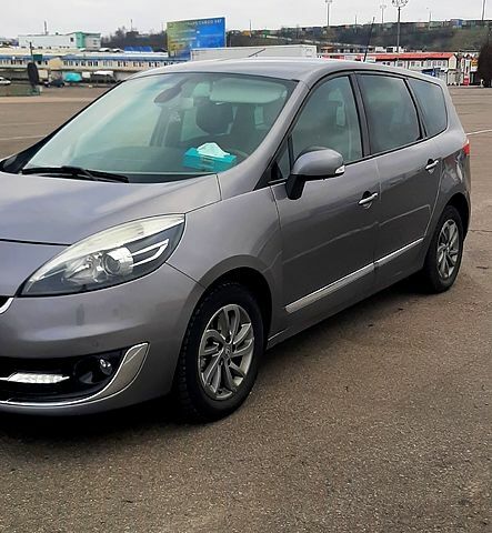 Сірий Рено Гранд Сценік, об'ємом двигуна 1.5 л та пробігом 300 тис. км за 8500 $, фото 1 на Automoto.ua