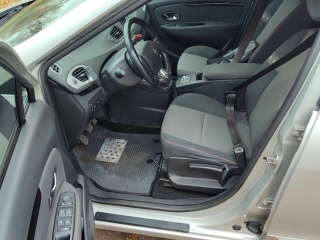 Сірий Рено Гранд Сценік, об'ємом двигуна 1.6 л та пробігом 212 тис. км за 10000 $, фото 8 на Automoto.ua