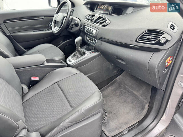 Серый Рено Гранд Сценик, объемом двигателя 1.5 л и пробегом 282 тыс. км за 9500 $, фото 25 на Automoto.ua