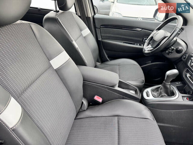 Серый Рено Гранд Сценик, объемом двигателя 1.5 л и пробегом 282 тыс. км за 9500 $, фото 26 на Automoto.ua