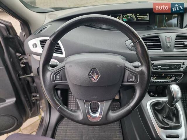 Сірий Рено Гранд Сценік, об'ємом двигуна 1.46 л та пробігом 217 тис. км за 8500 $, фото 28 на Automoto.ua