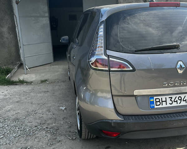 Серый Рено Гранд Сценик, объемом двигателя 1.46 л и пробегом 240 тыс. км за 8500 $, фото 12 на Automoto.ua