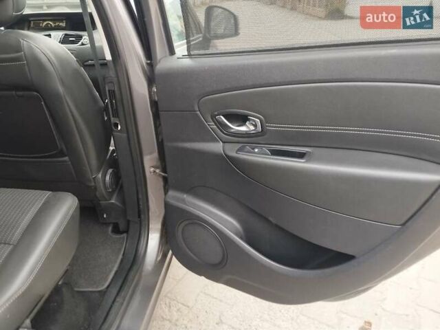 Серый Рено Гранд Сценик, объемом двигателя 1.5 л и пробегом 219 тыс. км за 10400 $, фото 18 на Automoto.ua