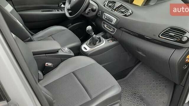 Серый Рено Гранд Сценик, объемом двигателя 1.46 л и пробегом 223 тыс. км за 11199 $, фото 52 на Automoto.ua