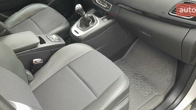 Серый Рено Гранд Сценик, объемом двигателя 1.46 л и пробегом 223 тыс. км за 11199 $, фото 19 на Automoto.ua