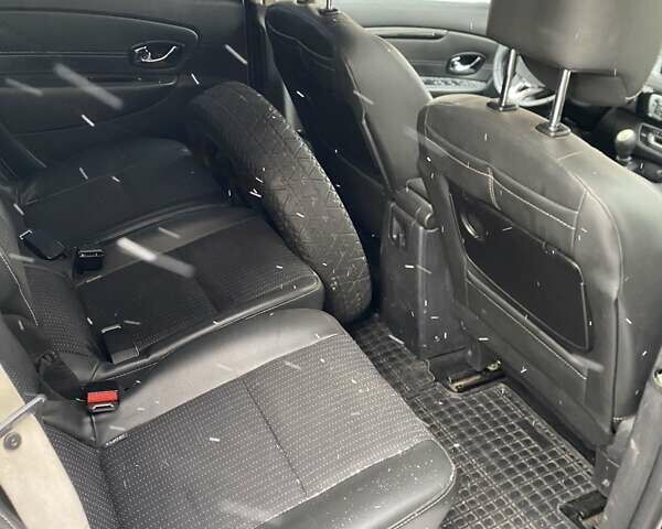 Сірий Рено Гранд Сценік, об'ємом двигуна 1.6 л та пробігом 250 тис. км за 4800 $, фото 15 на Automoto.ua