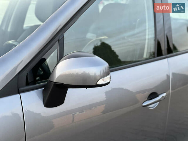 Сірий Рено Гранд Сценік, об'ємом двигуна 1.5 л та пробігом 210 тис. км за 10000 $, фото 47 на Automoto.ua