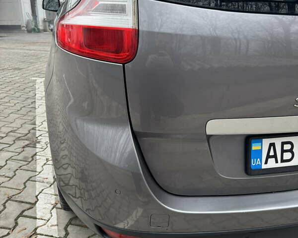 Сірий Рено Гранд Сценік, об'ємом двигуна 1.6 л та пробігом 251 тис. км за 9300 $, фото 15 на Automoto.ua