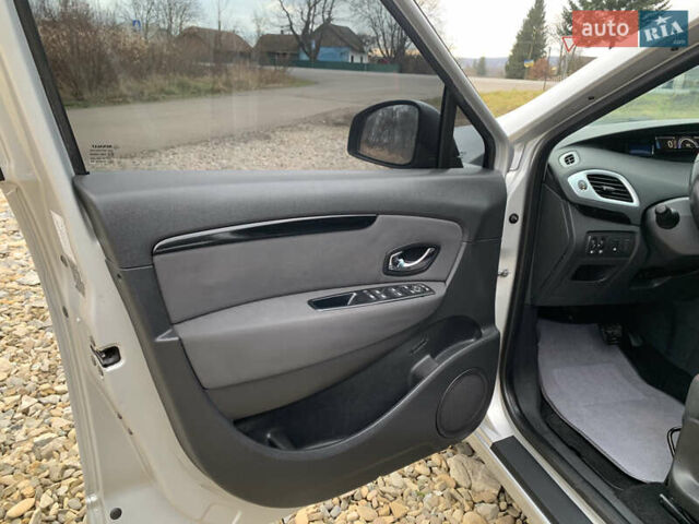 Сірий Рено Гранд Сценік, об'ємом двигуна 1.5 л та пробігом 304 тис. км за 8950 $, фото 12 на Automoto.ua