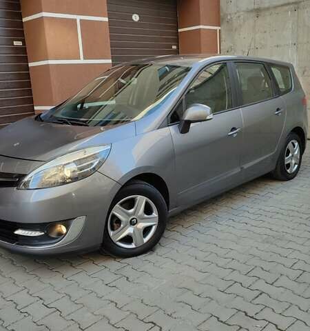 Серый Рено Гранд Сценик, объемом двигателя 1.5 л и пробегом 210 тыс. км за 9650 $, фото 9 на Automoto.ua