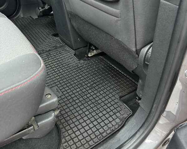 Сірий Рено Гранд Сценік, об'ємом двигуна 1.6 л та пробігом 251 тис. км за 9300 $, фото 50 на Automoto.ua