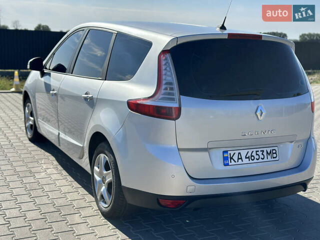Серый Рено Гранд Сценик, объемом двигателя 1.46 л и пробегом 250 тыс. км за 8000 $, фото 3 на Automoto.ua