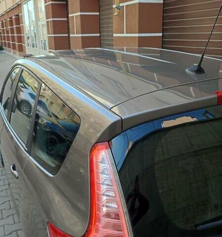 Серый Рено Гранд Сценик, объемом двигателя 1.5 л и пробегом 210 тыс. км за 9650 $, фото 14 на Automoto.ua