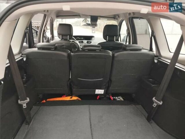 Серый Рено Гранд Сценик, объемом двигателя 1.5 л и пробегом 219 тыс. км за 10400 $, фото 21 на Automoto.ua