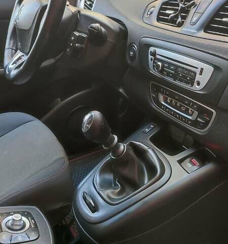 Серый Рено Гранд Сценик, объемом двигателя 1.5 л и пробегом 210 тыс. км за 9650 $, фото 32 на Automoto.ua