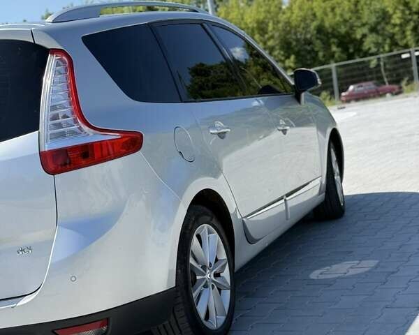 Серый Рено Гранд Сценик, объемом двигателя 1.6 л и пробегом 260 тыс. км за 9300 $, фото 10 на Automoto.ua