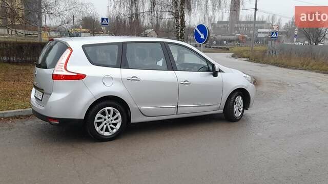 Серый Рено Гранд Сценик, объемом двигателя 1.46 л и пробегом 223 тыс. км за 11199 $, фото 1 на Automoto.ua