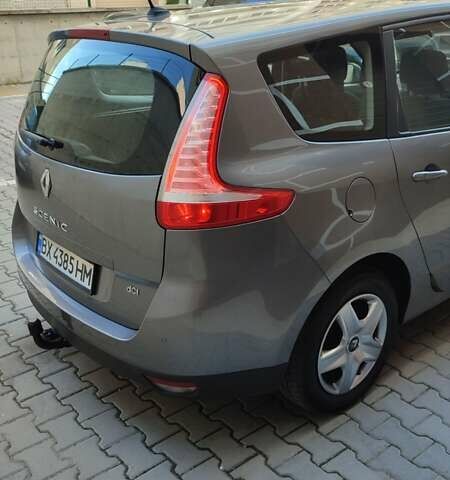 Серый Рено Гранд Сценик, объемом двигателя 1.5 л и пробегом 210 тыс. км за 9650 $, фото 17 на Automoto.ua