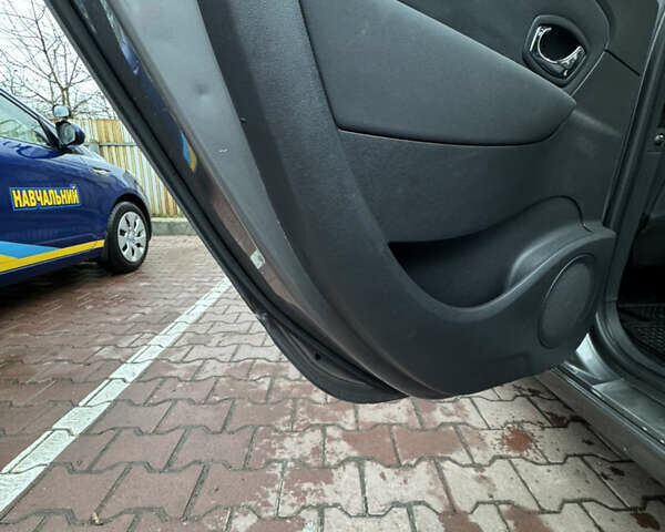 Сірий Рено Гранд Сценік, об'ємом двигуна 1.6 л та пробігом 251 тис. км за 9300 $, фото 35 на Automoto.ua