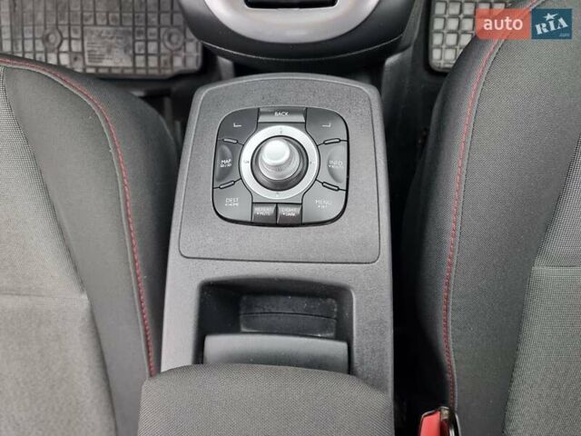 Сірий Рено Гранд Сценік, об'ємом двигуна 1.46 л та пробігом 217 тис. км за 8500 $, фото 23 на Automoto.ua