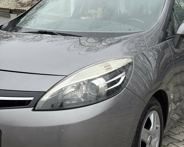 Сірий Рено Гранд Сценік, об'ємом двигуна 1.6 л та пробігом 251 тис. км за 9300 $, фото 13 на Automoto.ua