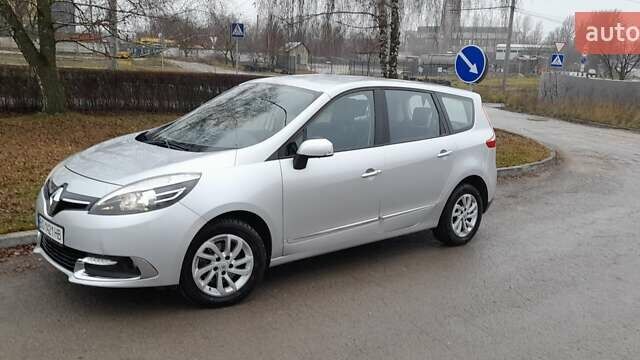 Серый Рено Гранд Сценик, объемом двигателя 1.46 л и пробегом 223 тыс. км за 11199 $, фото 9 на Automoto.ua