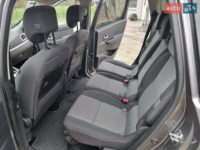 Сірий Рено Гранд Сценік, об'ємом двигуна 1.46 л та пробігом 217 тис. км за 8500 $, фото 15 на Automoto.ua