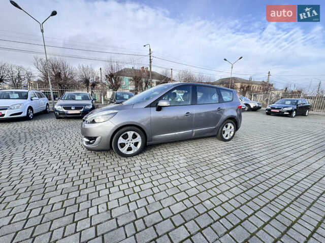 Серый Рено Гранд Сценик, объемом двигателя 1.5 л и пробегом 282 тыс. км за 9500 $, фото 6 на Automoto.ua