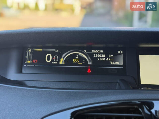 Рено Гранд Сценик 2013 в Стрые на Automoto.ua Серый Рено Гранд Сценик, объемом двигателя 1.6 л и пробегом 229 тыс. км за 9750 $, фото 39 на Automoto.ua