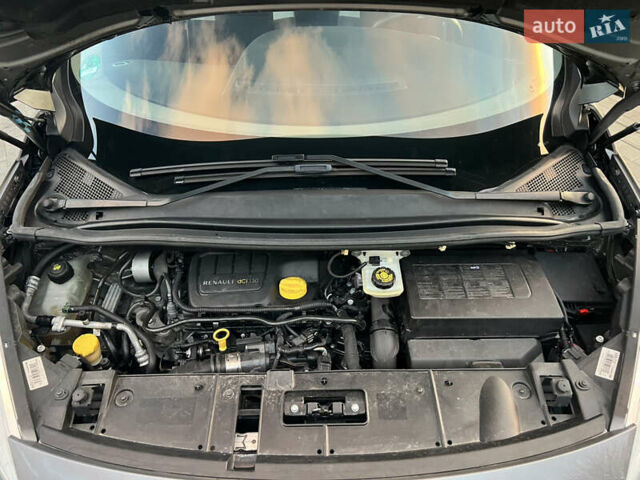 Серый Рено Гранд Сценик, объемом двигателя 0 л и пробегом 207 тыс. км за 10999 $, фото 57 на Automoto.ua