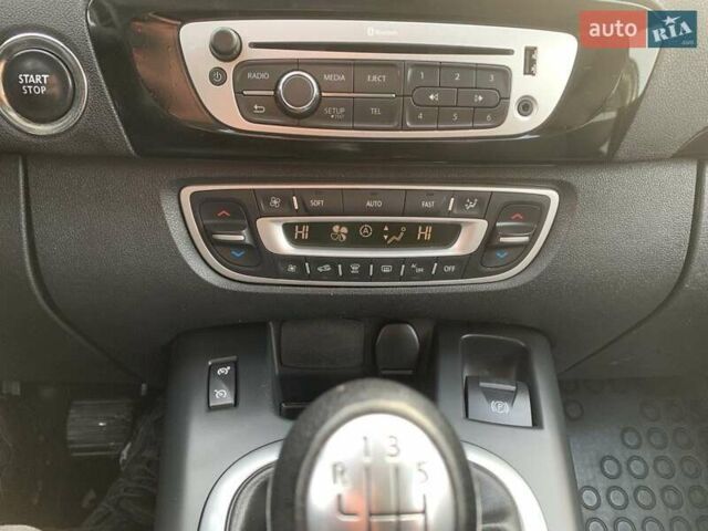 Серый Рено Гранд Сценик, объемом двигателя 1.6 л и пробегом 187 тыс. км за 9900 $, фото 57 на Automoto.ua